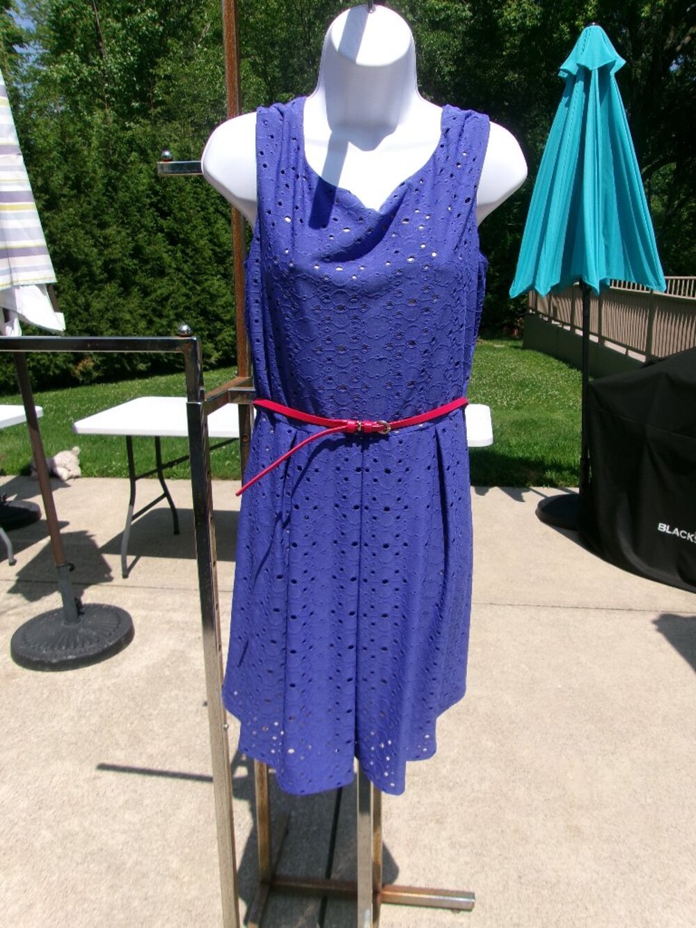 RM LL BLUE EYELET DRESS W RED BELT 12P